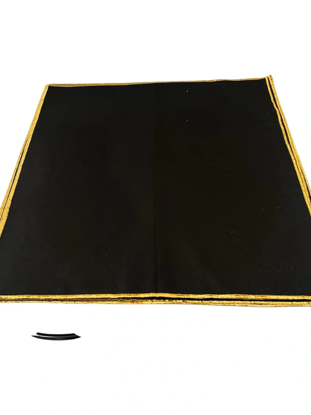 Set of 6 Black Cloth Napkins Gold Trim 18x18 Elegant Formal Dinner Table Linens - Picture 3 of 4